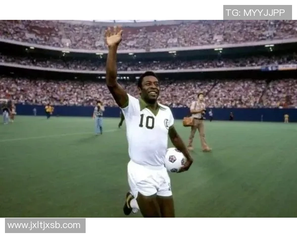 贝利球王的传奇人生与足球明星地位的深远影响分析