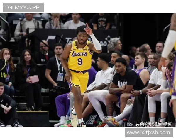 篮球明星运动衣外套时尚搭配推荐与精选图片展示