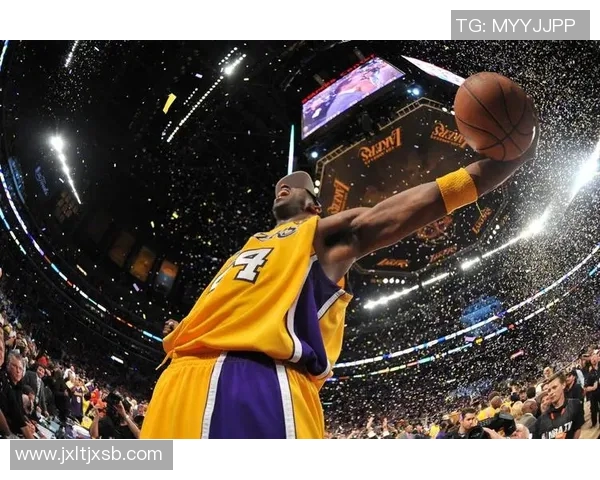 篮球明星风格解析从场上表现到场下生活的全方位展现